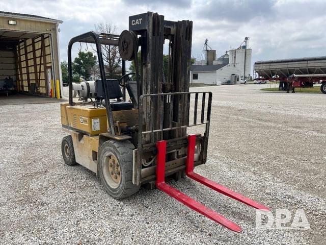 Image of Caterpillar V50D equipment image 2