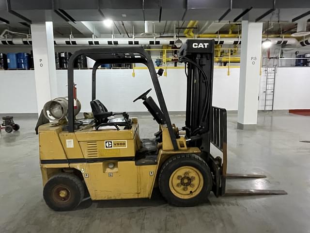 Image of Caterpillar V50D equipment image 3