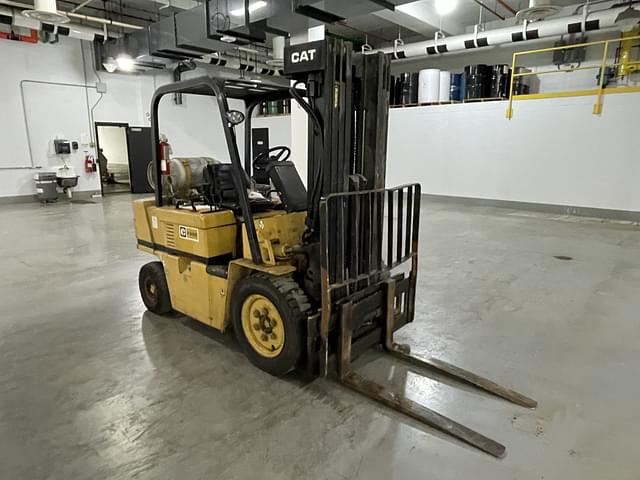 Image of Caterpillar V50D equipment image 2