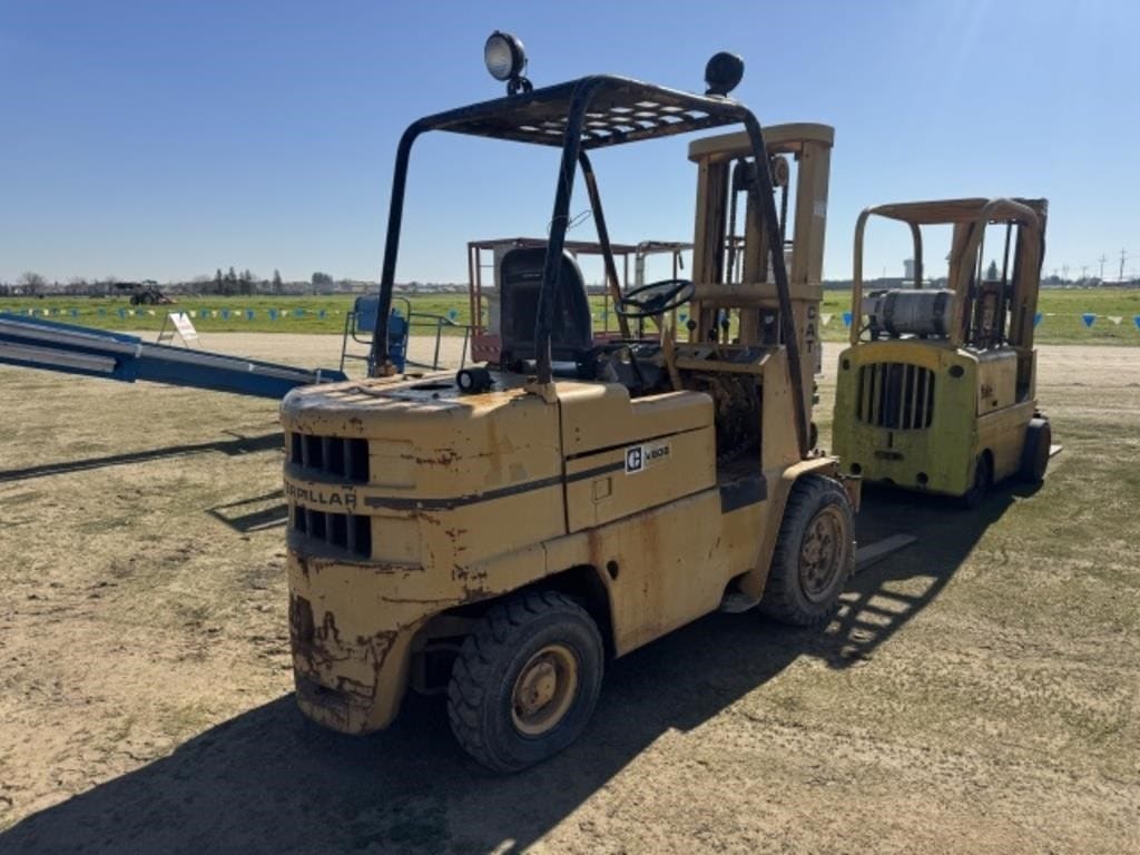 Caterpillar V60B Equipment Image0