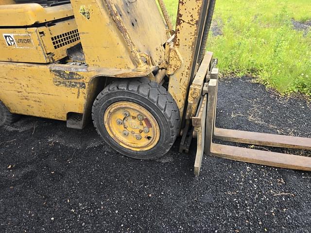 Image of Caterpillar V60B equipment image 1