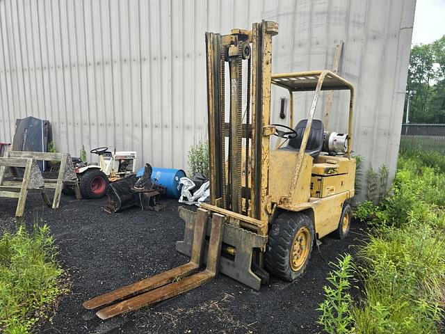 Image of Caterpillar V60B equipment image 4