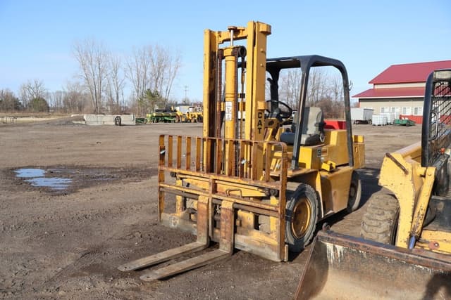 Image of Caterpillar V80D equipment image 1