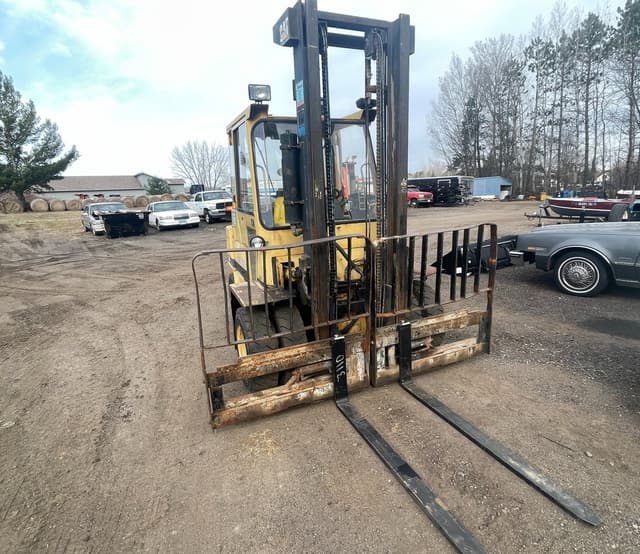Image of Caterpillar V80F equipment image 1