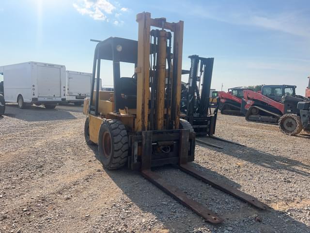 Image of Caterpillar V80D equipment image 4