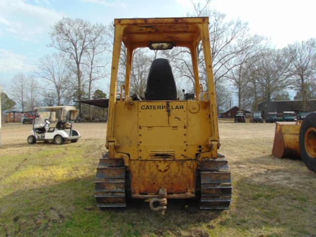 Image of Caterpillar D3B equipment image 3