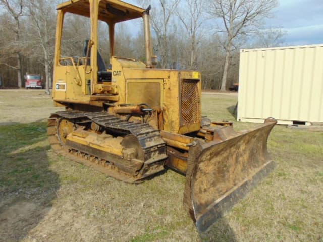 Image of Caterpillar D3B equipment image 2