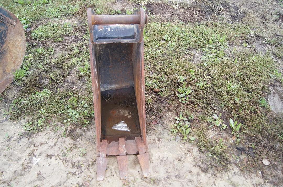 Image of Caterpillar Backhoe Bucket Primary image