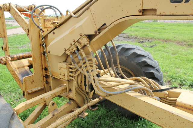 Image of Caterpillar 140G equipment image 4