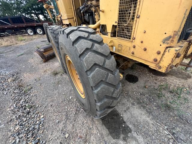 Image of Caterpillar 140G equipment image 4