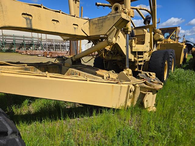 Image of Caterpillar 16 equipment image 2