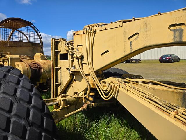 Image of Caterpillar 16 equipment image 3