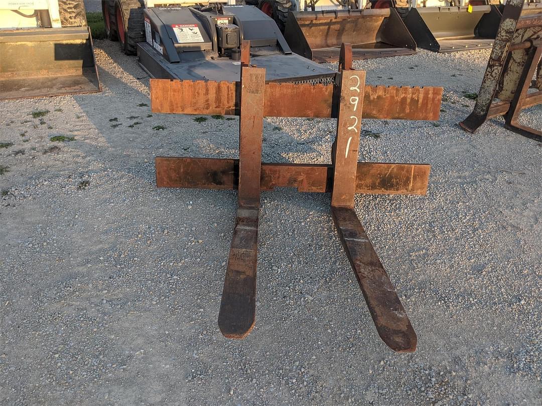 Image of Caterpillar Pallet Forks Image 1