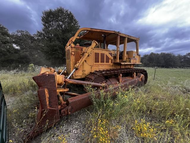 Image of Caterpillar D8 equipment image 3