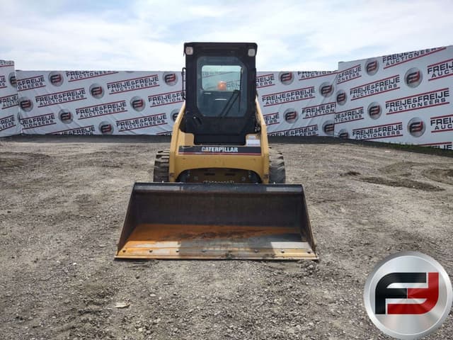 Image of Caterpillar 216 equipment image 1