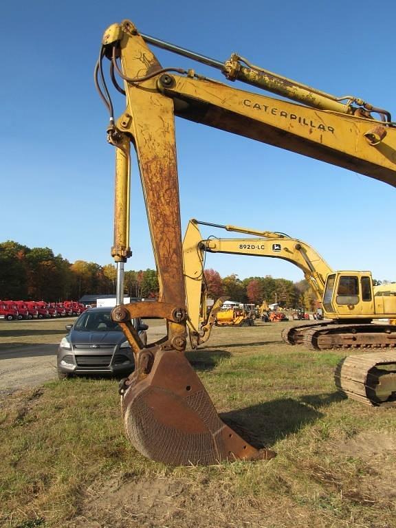 Image of Caterpillar 225LC equipment image 2