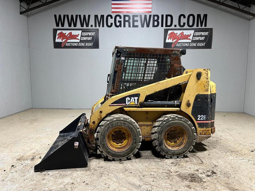 Main image Caterpillar 226