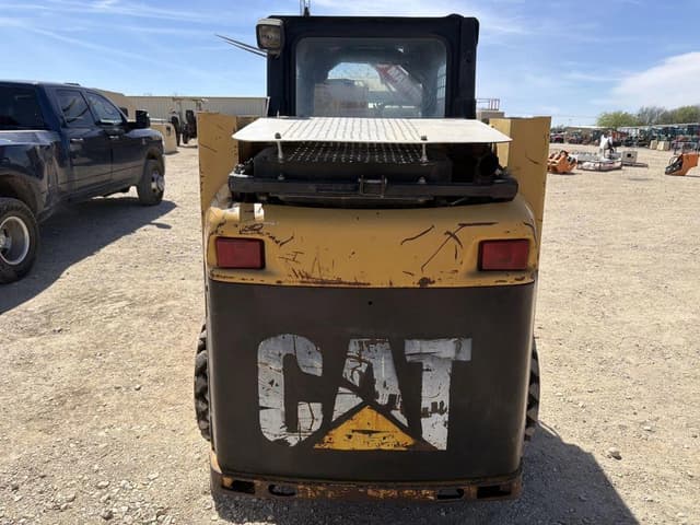 Image of Caterpillar 226 equipment image 3