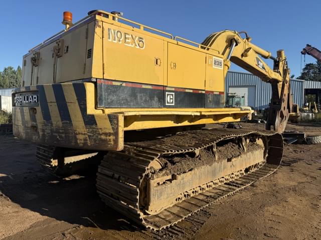 Image of Caterpillar 235 equipment image 4