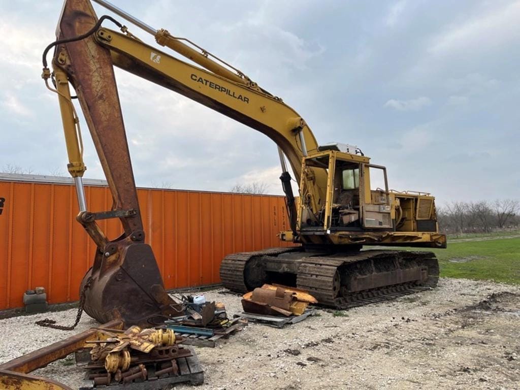 Caterpillar 235 Equipment Image0