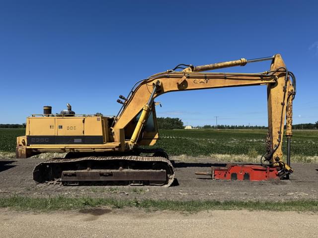 Image of Caterpillar 235C equipment image 1