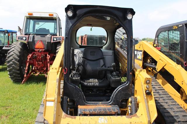 Image of Caterpillar 239D equipment image 2