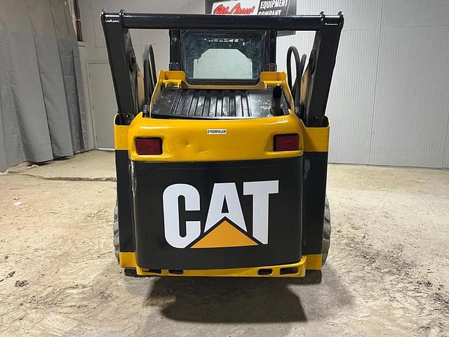 Image of Caterpillar 242B equipment image 3
