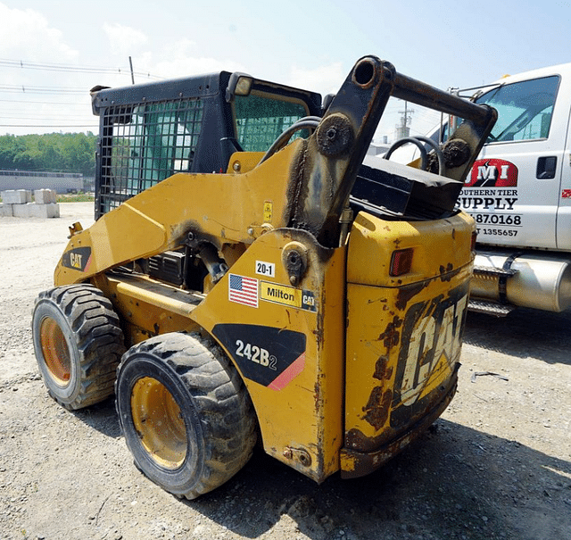 Image of Caterpillar 242B2 equipment image 2