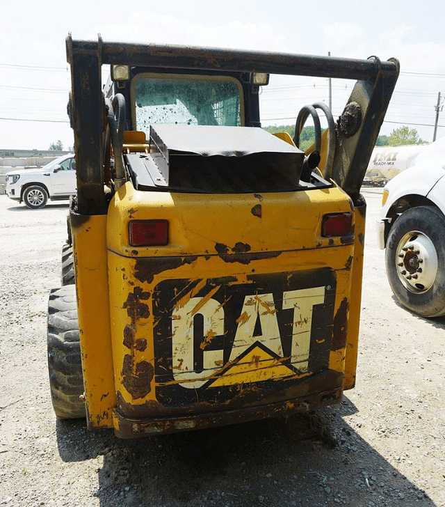 Image of Caterpillar 242B2 equipment image 3