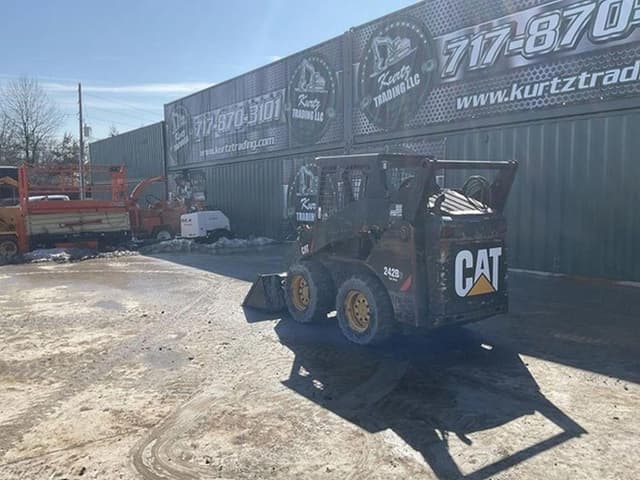 Image of Caterpillar 242B3 equipment image 1