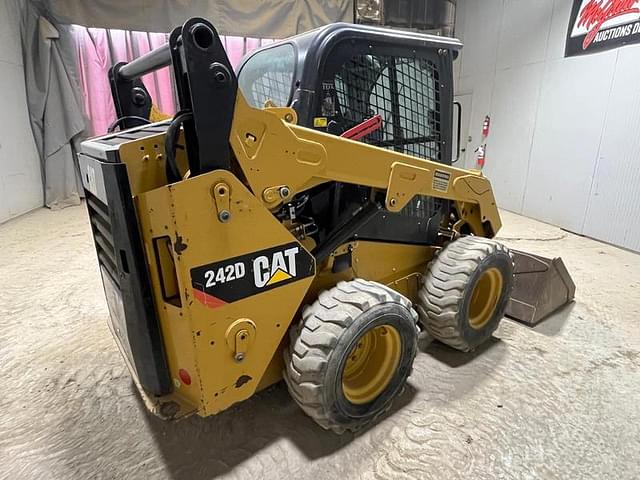 Image of Caterpillar 242D equipment image 4