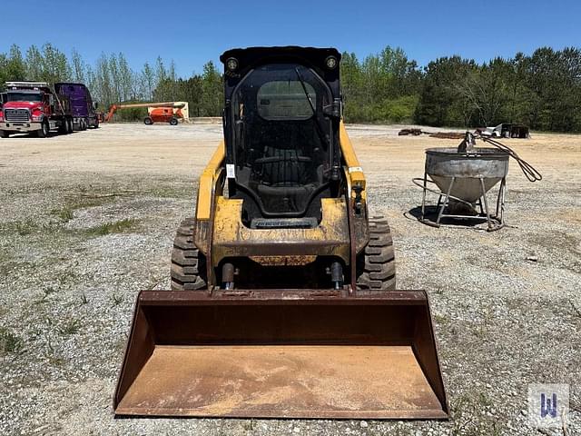 Image of Caterpillar 242D3 equipment image 2