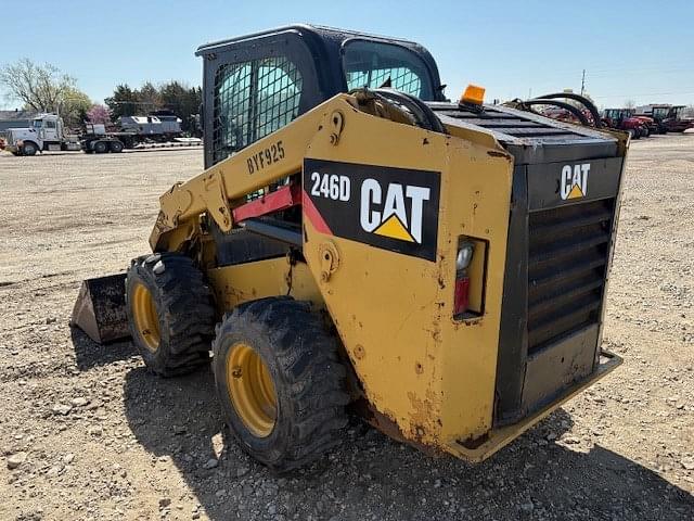 Image of Caterpillar 246D equipment image 3