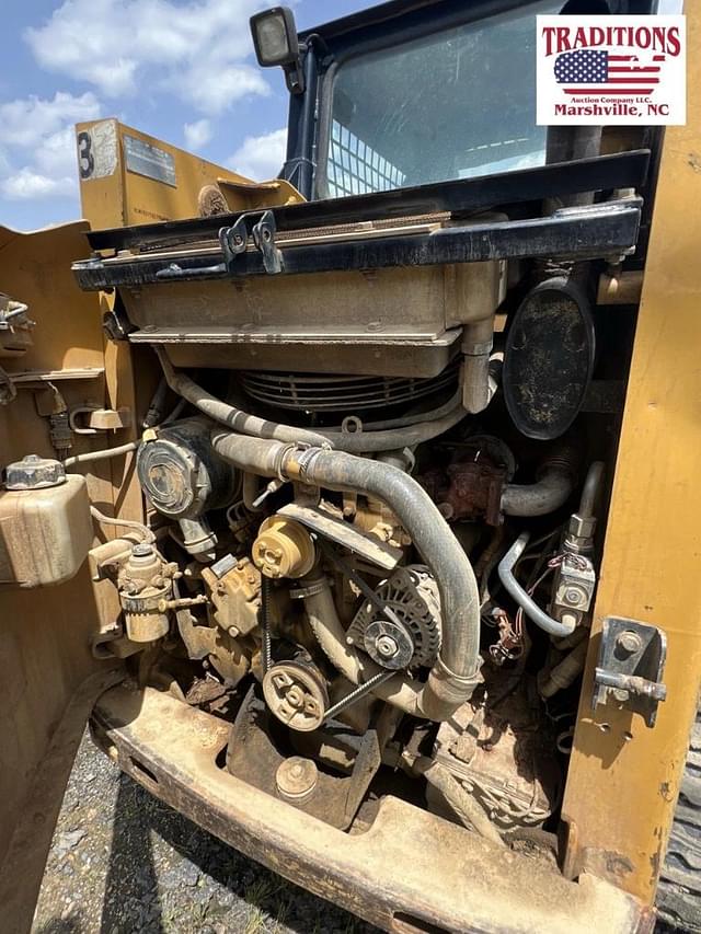 Image of Caterpillar 247B3 equipment image 4