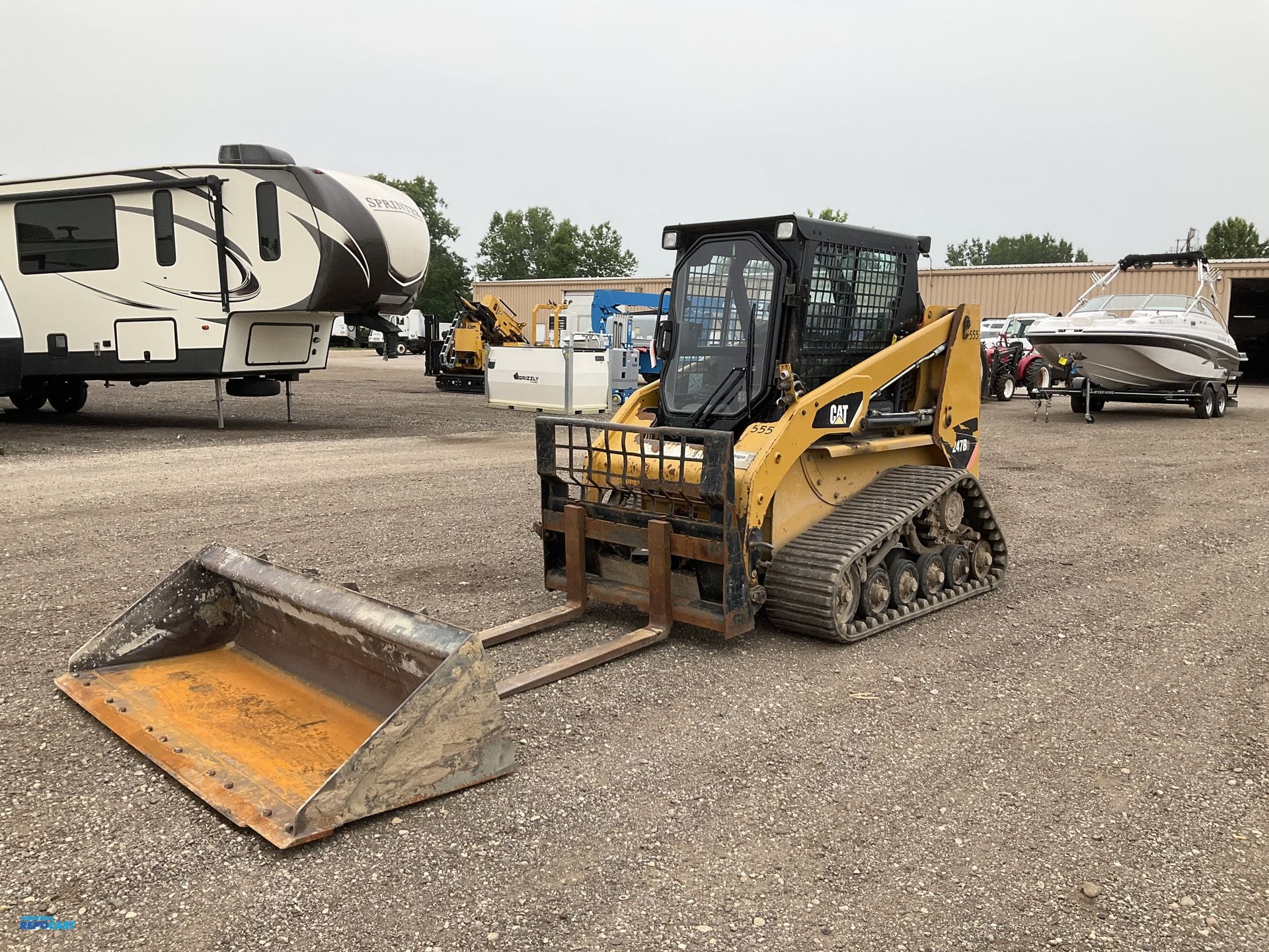 Caterpillar 247B3 Equipment Image0