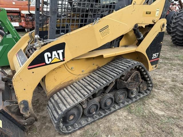 Image of Caterpillar 257 equipment image 3