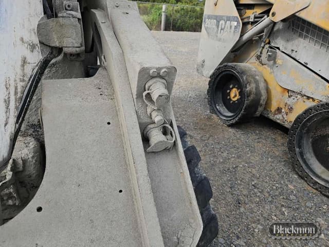 Image of Caterpillar 262D equipment image 2
