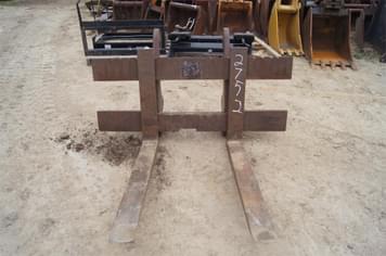 Main image Caterpillar Pallet Forks