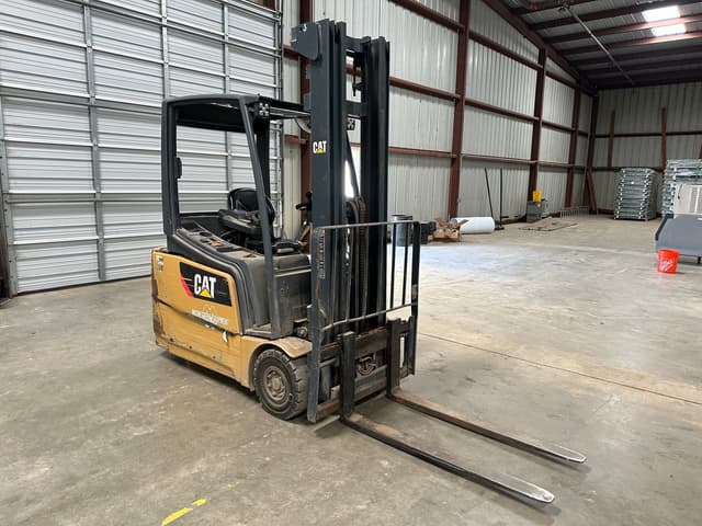 Image of Caterpillar 2ET3000 equipment image 1