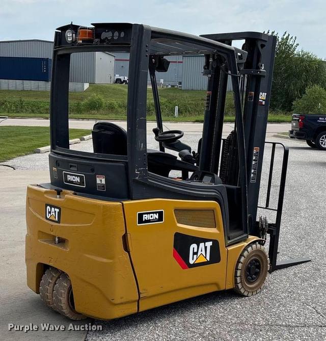 Image of Caterpillar 2ET3000 equipment image 4