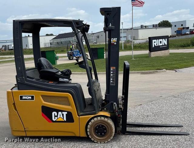 Image of Caterpillar 2ET3000 equipment image 3
