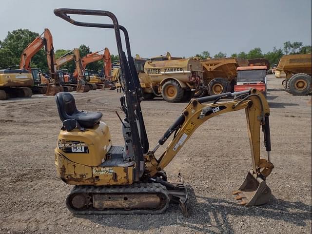 Image of Caterpillar 300.9D equipment image 1