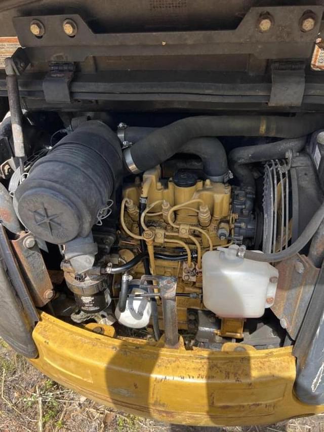 Image of Caterpillar 301.8 equipment image 4