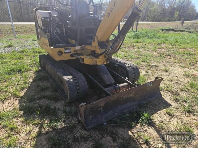 Image of Caterpillar 302.5C equipment image 2