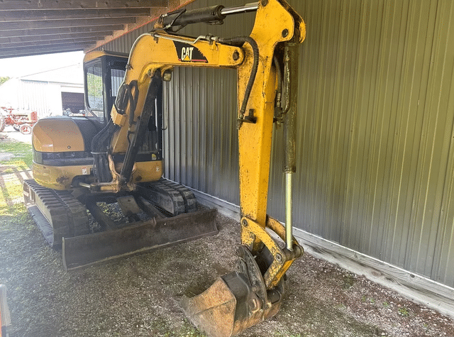 Image of Caterpillar 304CR equipment image 3