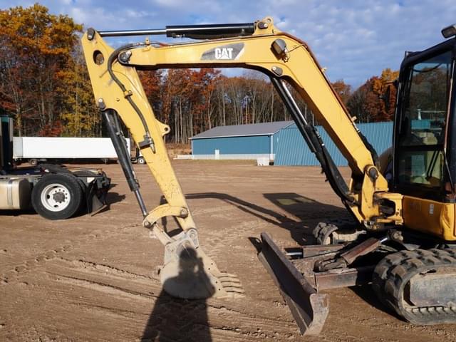 Image of Caterpillar 305C CR equipment image 3