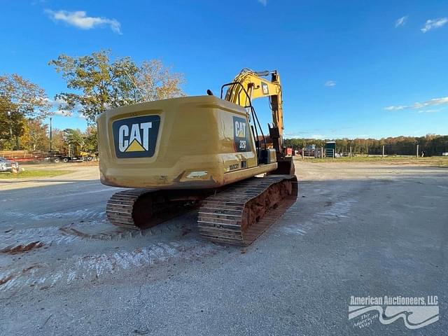 Image of Caterpillar 320 equipment image 4