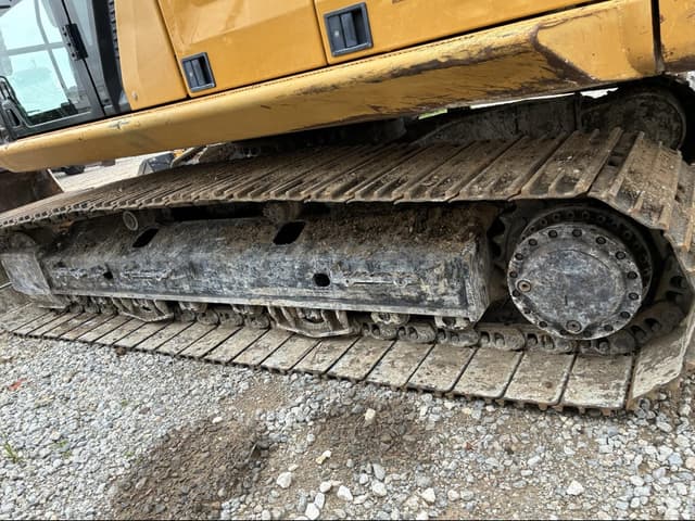 Image of Caterpillar 320 equipment image 4