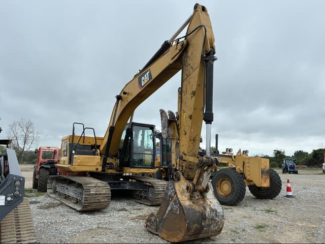 Image of Caterpillar 320 equipment image 1