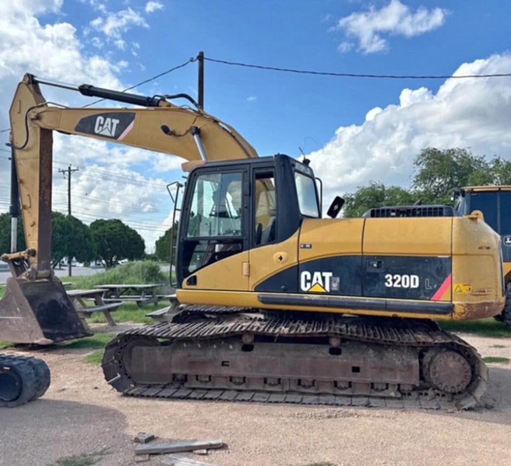 Image of Caterpillar 320DL Image 0